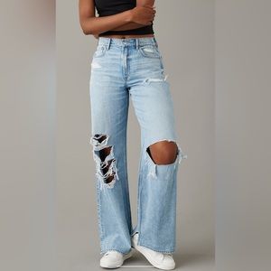 AE Dreamy Drape Super High-Waisted
Baggy Wide-Leg Jean